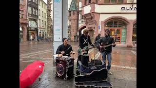 Sportfreunde Stiller geben Spontan-Konzert in Freiburger Innenstadt