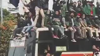 Download lagu buruh tani mahasiswa rakyat miskin kota bersatu padu rebut demokrasi mp3