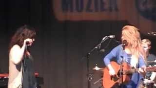 Miss Montreal & Mama Montreal - Moonlight Shadow (live @ Tros Muziekcafé, Hilversum 29-03-'14)