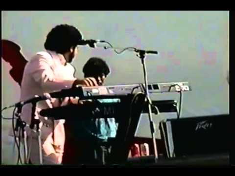 PEDRO INIGUEZ CON LOS FREDDYS EN VIVO 1991 - YouTube.flv