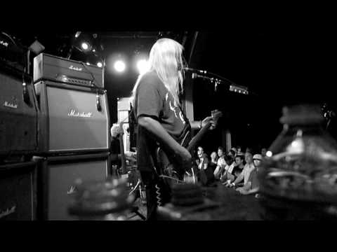 Dinosaur Jr. - Knocked Around (Official Video)