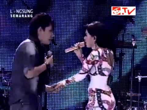 Duet Rizal Armada dan Syahrini.mp4