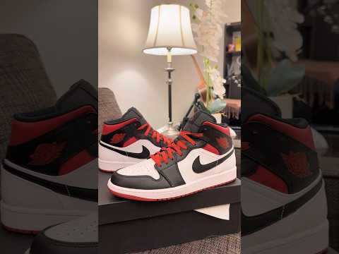 Air Jordan 1 mid white/gym red-black unboxing