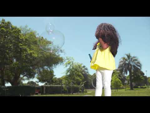 Giant Gazillion Bubbles® Incredibubble Wand featuring @little_miss_eliana!