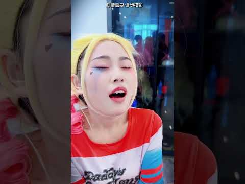 Lady Joker's hand is injured#clown #couple #shorts