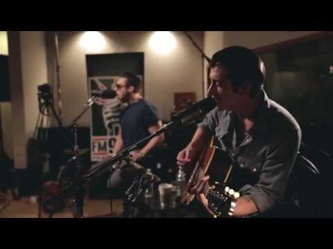 Arctic Monkeys - Snap Out of It (acoustic) - FM 94/9