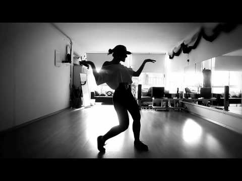 INDEE STYLA "HOW DOES IT FEEL" D'ANGELO