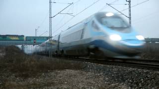 preview picture of video 'Starcie tytanów pod Kozłowem: PKP INTERCITY vs. PKP LHS (ED250 Pendolino vs. 2xST44 Gagarin)'