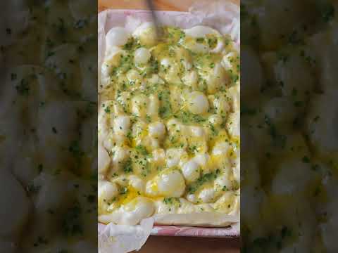 Garlic butter no knead focaccia