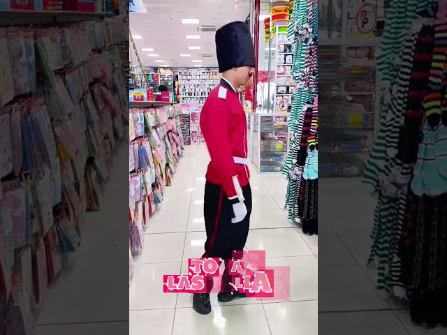 Vídeo relacionado con Fzyisw - Bastón de plástico para disfraz de Halloween, cosplay, carnaval, fiesta temática, bastón antiguo, accesorios de fiesta, vestido