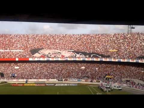 Entrada do Santa Cruz e o Maior Bandeirão do Mundo com 60 mil Guerreiros.