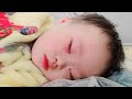 The Difficult Life Of A Single Mother And Child Every Day