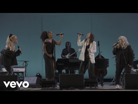 Sara Bareilles, Renée Elise Goldsberry, Paula Pell, Busy Philipps - 4 Stars (Live [Again])