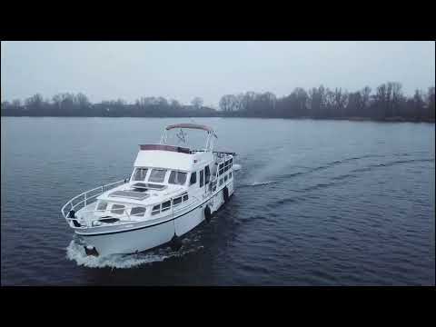 Liberty, een Veha 37 flybridge cruiser