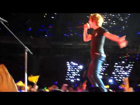 FT Island at MNET Smile Thailand 121004 [Fancam]