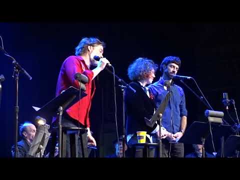 Videoclip de On My Way To Town (Live From The Artists Den/2012) — Rufus Wainwright