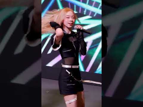 [Fancam] 221002 Pun BNK48 - Oogoe Diamond  @BNK48 12th Single "Believers" Roadshow Mini Concert