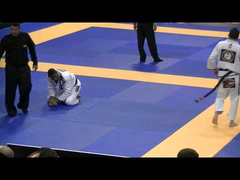 Lucio Sergio Dos Santos IBJJF European 2013 fight 1.MTS