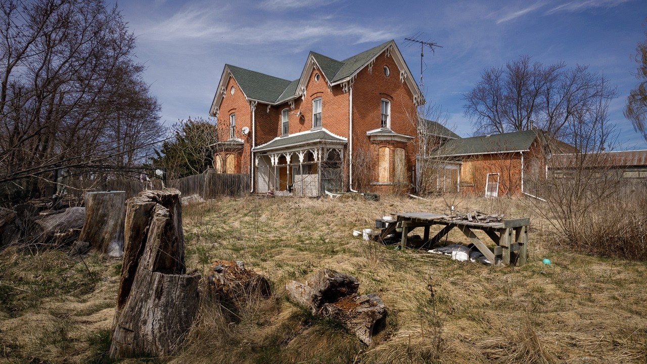 Exploring a Huge Historical Abandoned Farmhouse and Property!!