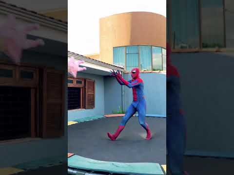 Homem aranha virando mortal - cama elástica