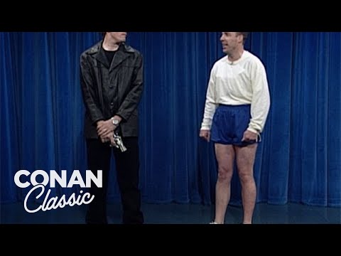 ミック・ファーガソンはまだ防弾足を誇りに思っている - "Late Night With Conan O'Brien" (Mick Ferguson Is Still Proud Of His Bullet-Proof Legs - "Late Night With Conan O'Brien")