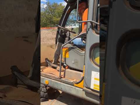 #construction #dozer #volvo #excavator #bulldozer #heavyequipment  #caterpillar  #komatsu  #doser