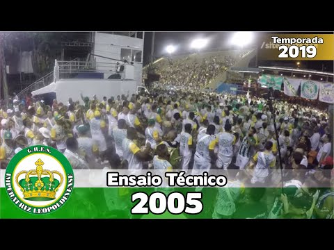 Imperatriz 2005 - Bateria no ensaio técnico (Esquenta) - Apoteose ao vivo - #ET19