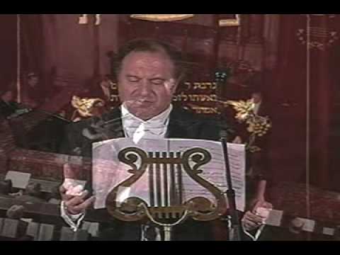 DAVID MONTEFIORE SINGS 'LLORAN LAS CALLES'  - copyright © 1995