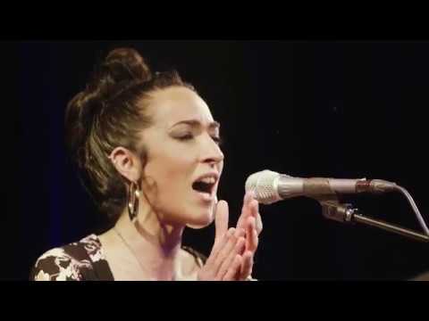 Azuleo live in Berlin - "La alondra" (Soleá por Bulerías)