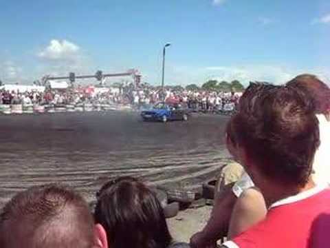 Majowka z BMW 2008 Palenie gumy na szybkosci cz.1