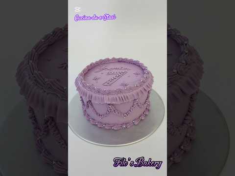 Lambert o vintage cake lilla. #handmade #cake #cakedecorating #torta #crema #lambert#vintagecake
