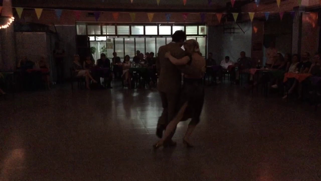 Video thumbnail for Yanick Wyler y Eugenia Parrilla, Practica El Motivo 1/1/2018, (4/4)