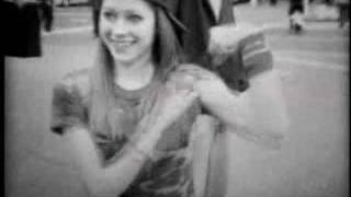 Avril Lavigne - Mobile