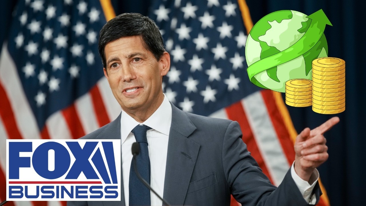 The US economy is BOOMING: Financial journalist