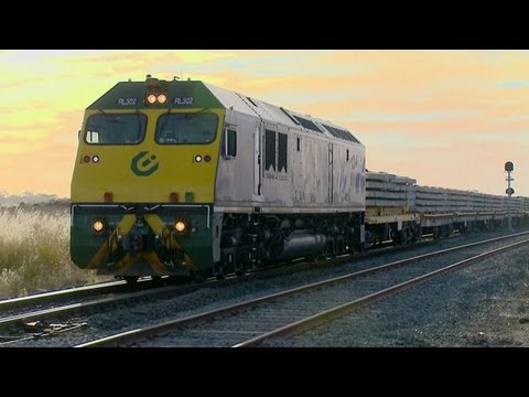 Sleeper Train With Coote RL Class & 442 Class Locomotives (15/12/2009) - PoathTV Australian Trains