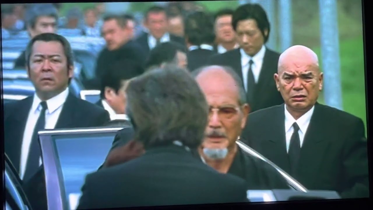 映画「新・仁義なき戦い。」オープニングシーン