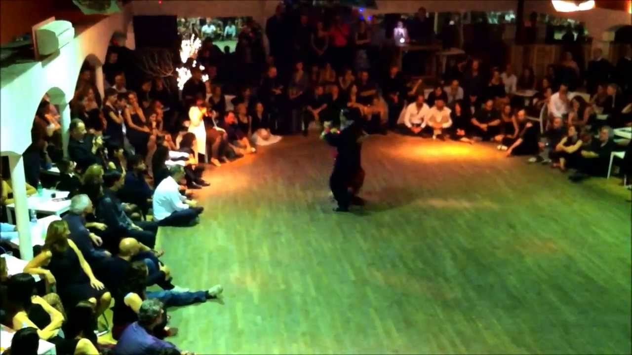 Juan Carlos Martinez y Nora Witanowsky Milonga del Barrio Roma Lo que me hablarán de vos