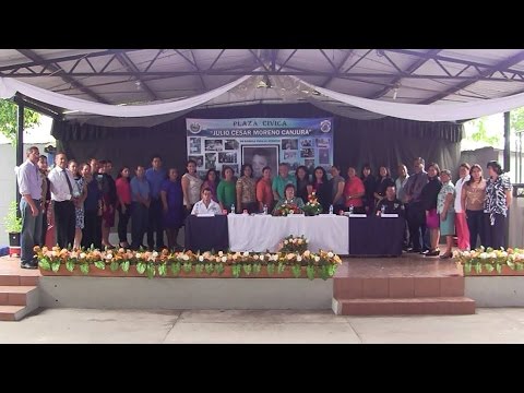 Canal 50 Apopa - Homenaje a Don Julio Moreno del personal Escuela Vicente Acosta...!