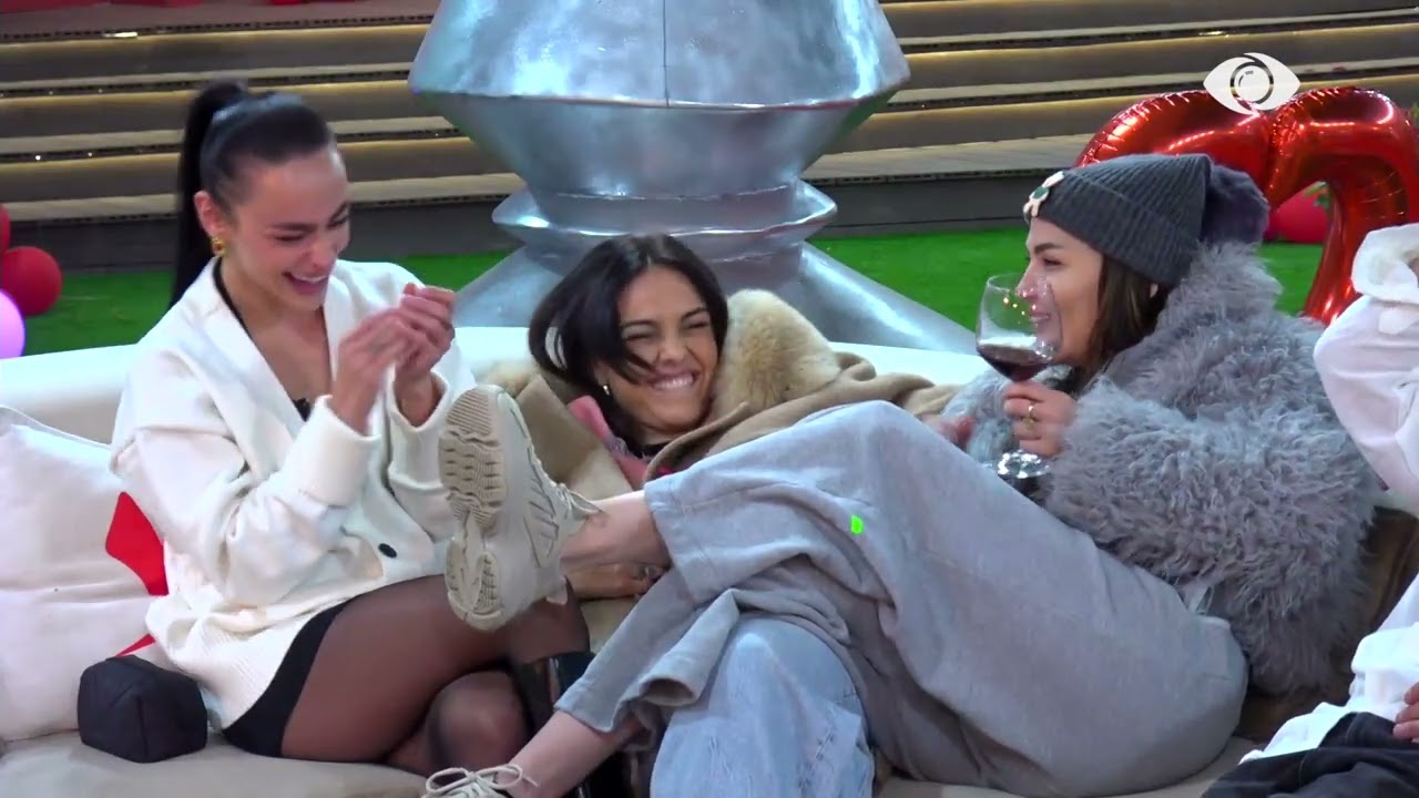 Rozana komenton Laertin mes batutash, banoret qeshin