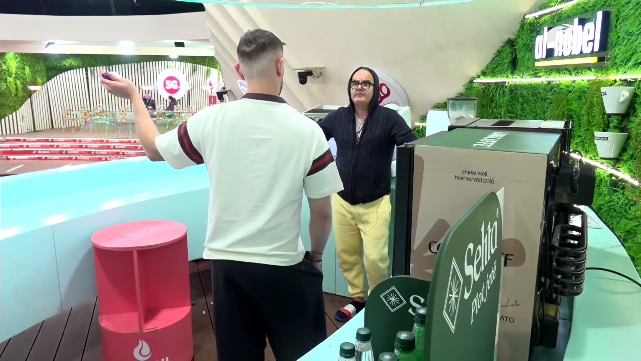 Lojën po e bëjnë të tjerët/ Shëndriti bisedon me Artanin