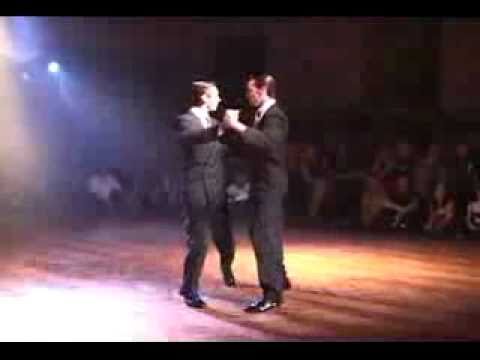  Guillermo de Fazio  and  Enrique de Fazio  are  dancing  to  the  milonga  "  Reliquias Porteñas  "  by  Francisco Canaro