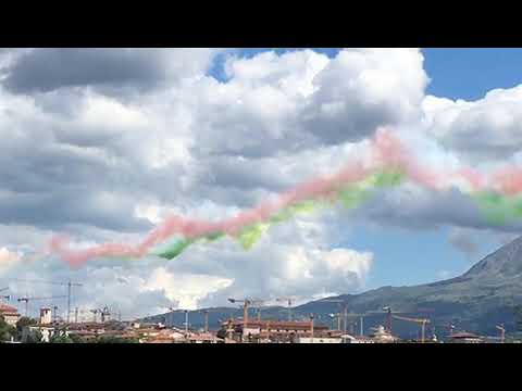 Frecce Tricolori su L’Aquila: che spettacolo