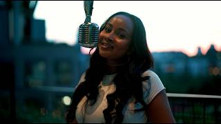 Tyra D - Hit Me Up (Mic Performance)
