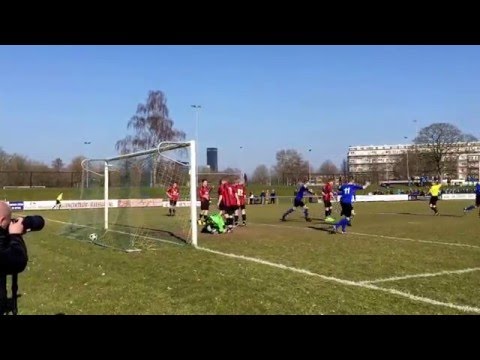 De 2-0 van Jorrit vd Veen tijdens Leeuwarder Zwaluwen - SC Veenwouden (12-03-2016)