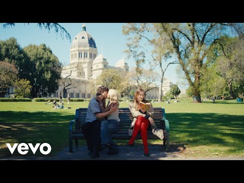 Hatchie - Stuck (Official Visualizer)