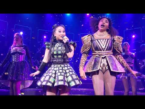 SIX THE MUSICAL Megasix in Edmonton's Citadel Theatre (Nov 5, 2019)