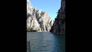 preview picture of video 'against the wind on Koman Lake ferry'