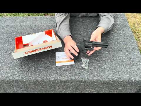 Unboxing: what’s in the Taurus box