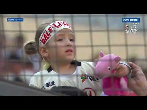 "Universitario vs. Alianza Lima: el impresionante recibimiento a la salida de los equipos" Barra: Trinchera Norte &bull; Club: Universitario de Deportes