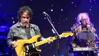 Is It a Star, Hall and Oates, Seattle, WA, 2018